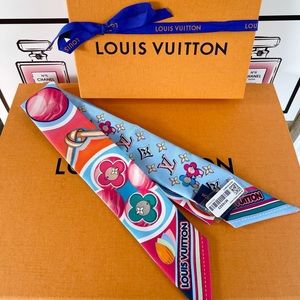 ๐Louis Vuitton Blue Monogram Vivienne Twilly๐